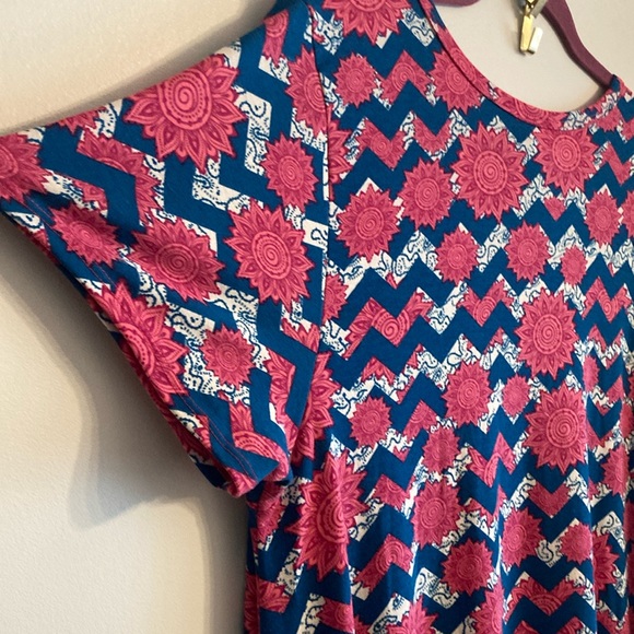 Lularoe Carly Pink Blue Floral Chevron print size Large - Picture 8 of 10